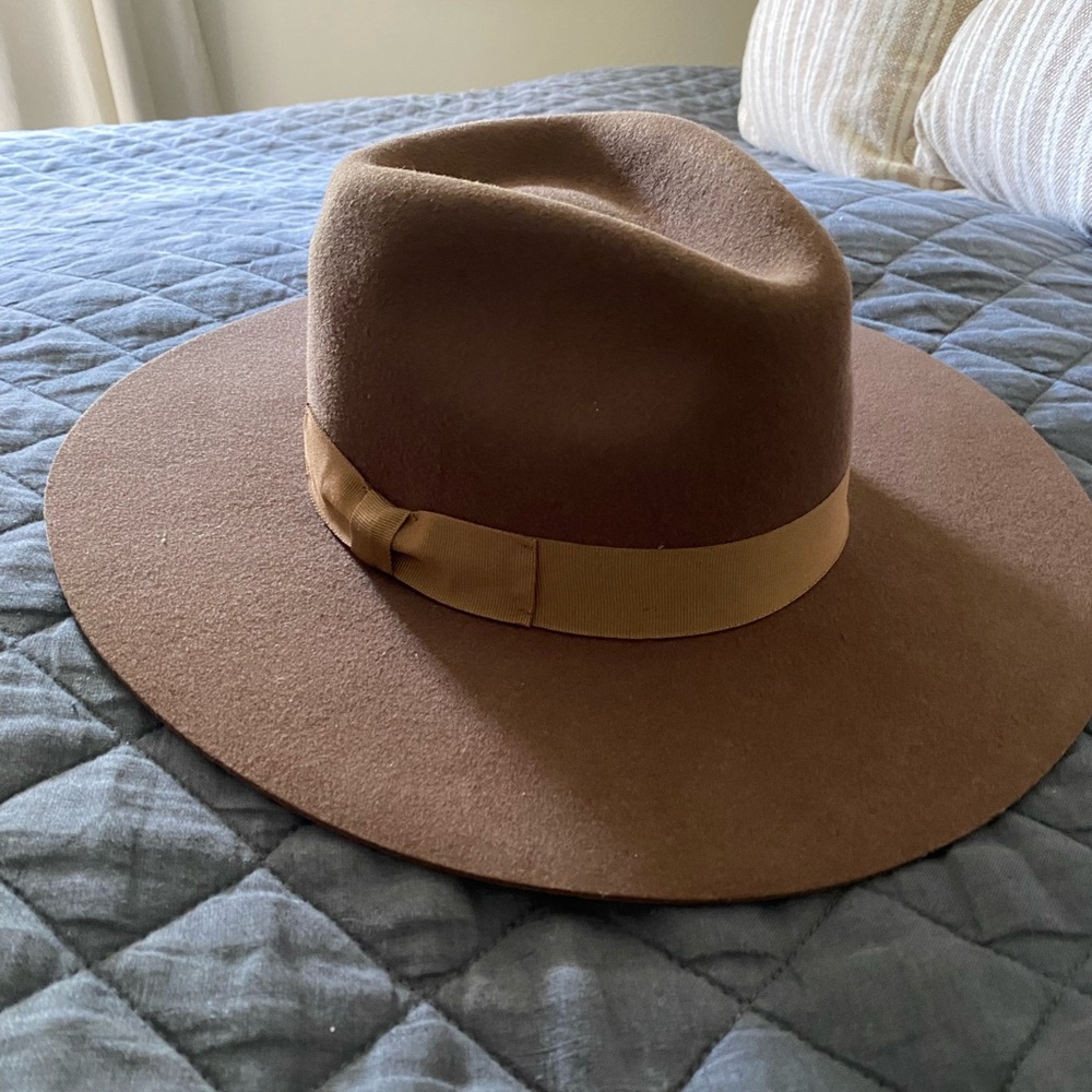 NWT Urban Outfittters felt hat - Brown